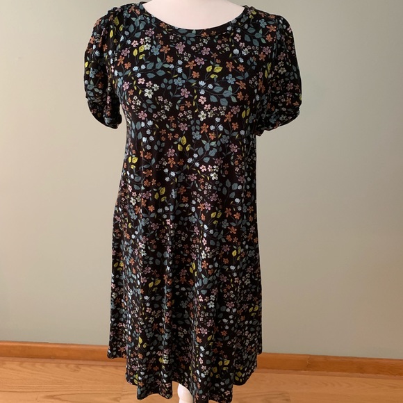 LOFT Dresses & Skirts - The Loft floral swing dress size SP